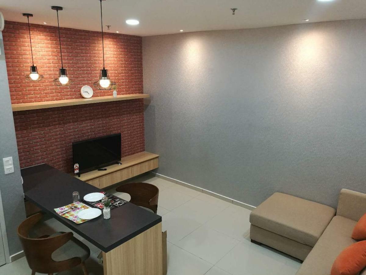 Vince'S Icity Soho Homestay Water Park Red Carpet Shah Alam Light City Central Buitenkant foto
